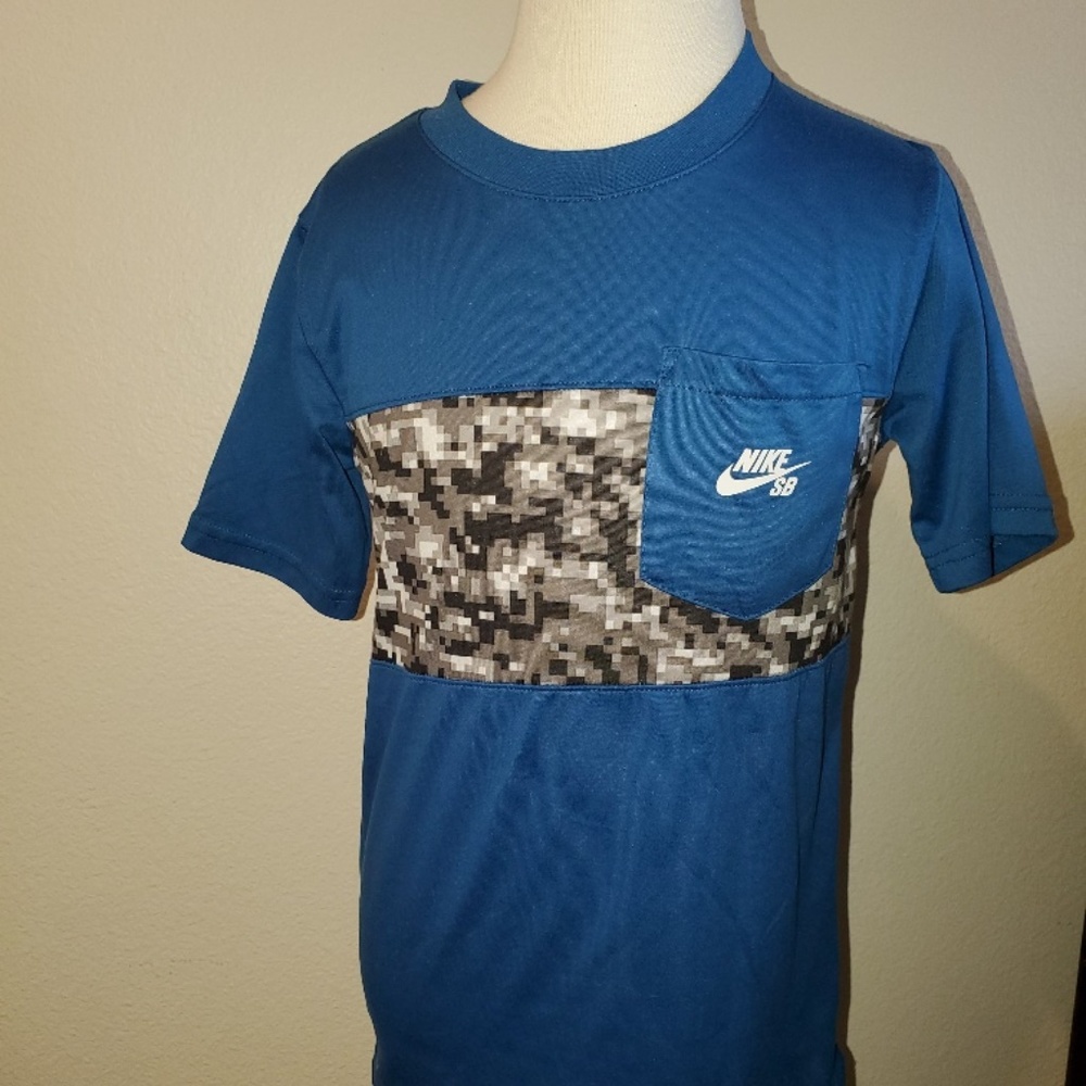NIKE Dri-fit T-shirt